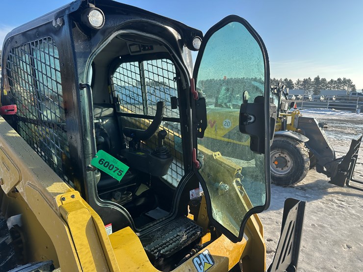 2018-caterpillar-236d-image-28