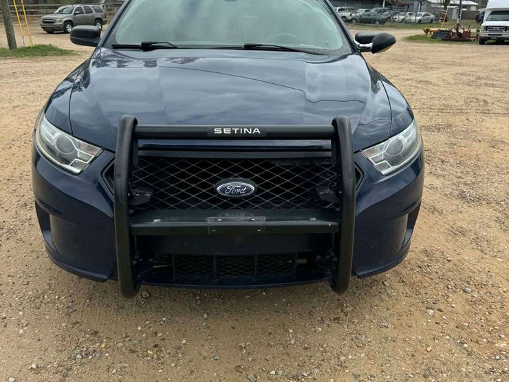 2017-ford-taurus-4-door-sedan-police-package-(132,339-miles)-image-5