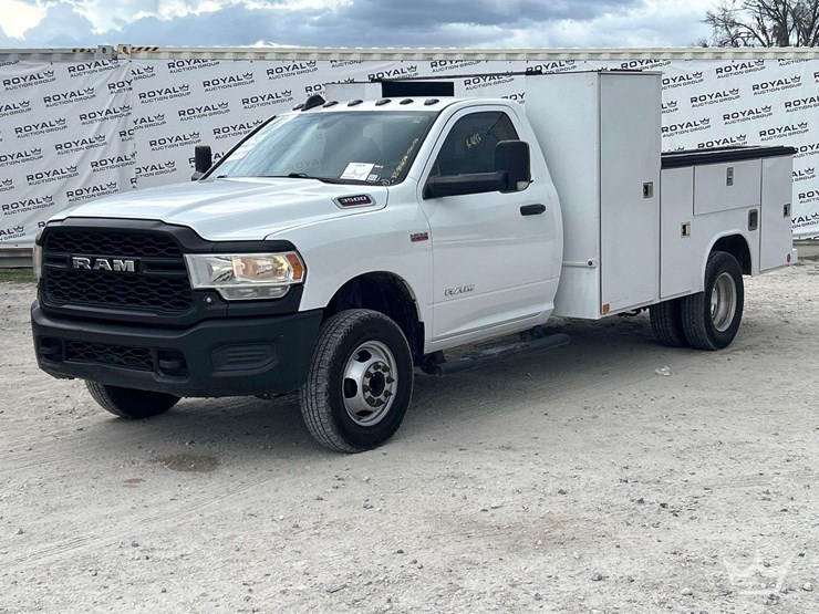 2019-dodge-3500-image-1
