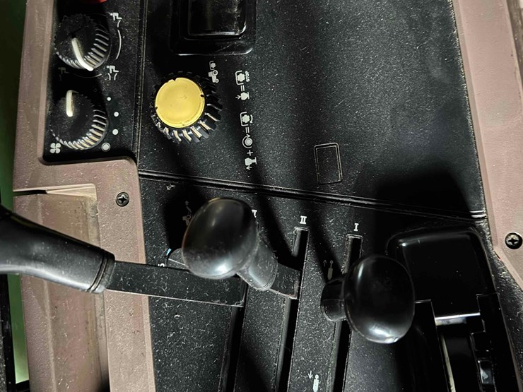 1993-john-deere-7700-image-21