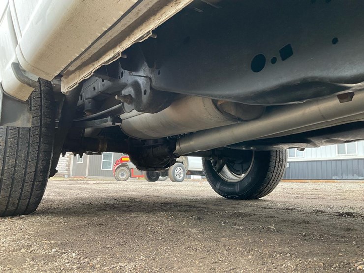 2021-ford-f150-xl-image-36