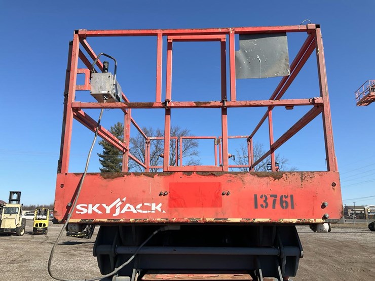 2015-skyjack-sj7135rt-image-8