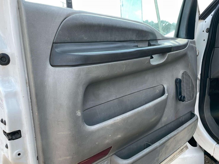 2001-ford-f650-image-9