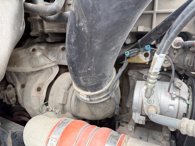 #40990-•-2019-freightliner-cascadia-s/a-daycab-truck-tractor-vin:-3akjgbdv5ksks6034-image-55