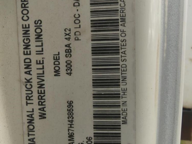 2007-international-durastar-4300-image-16