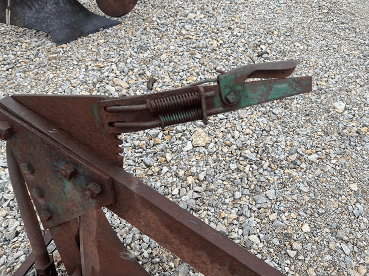john-deere-l-left-hand-plow-image-5