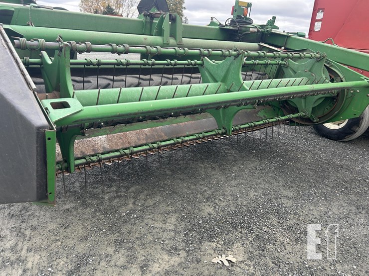 john-deere-820-image-8