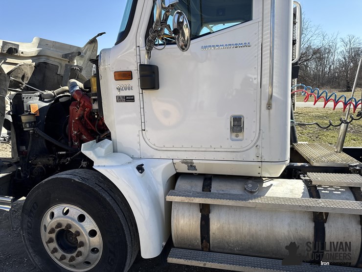 2004-international-9200-image-17
