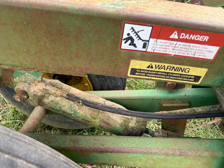 john-deere-630-image-12