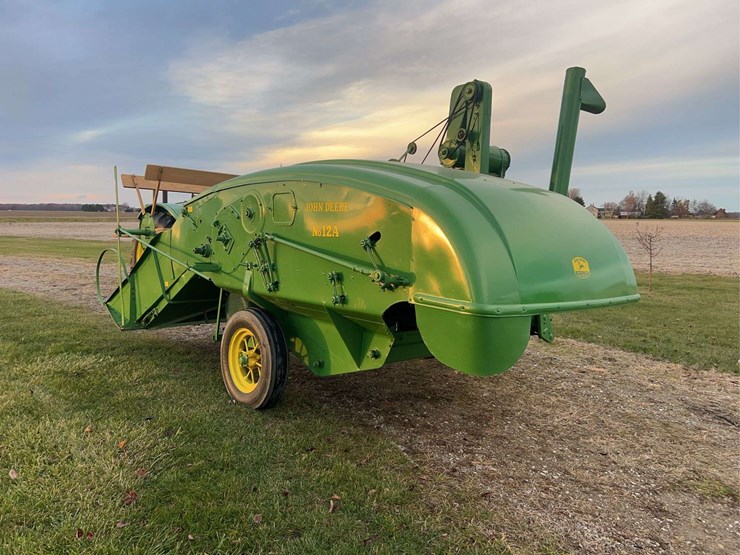 john-deere-no.-12a-pull-type-combine-image-3