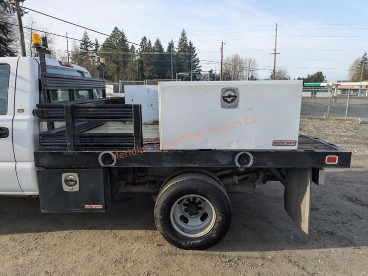 2003-chevrolet-3500-image-15