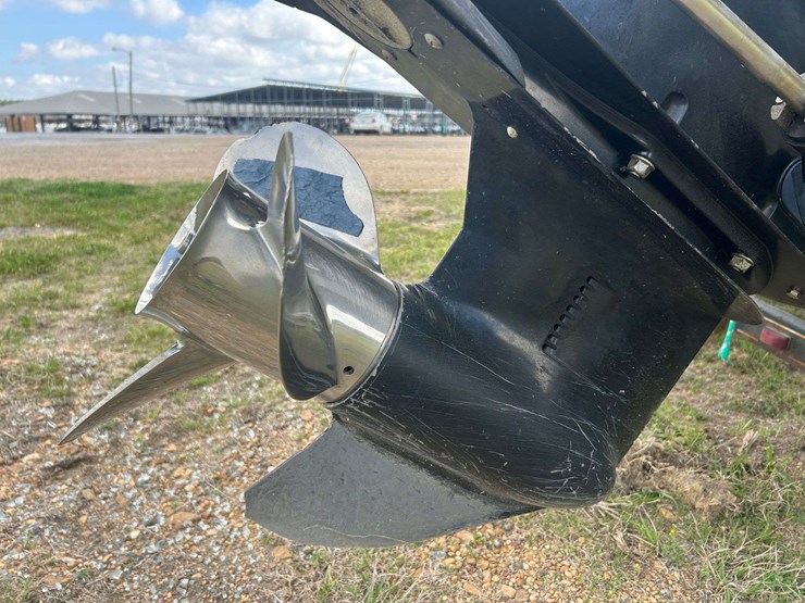 1996-vip-18'-ski-boat-image-19