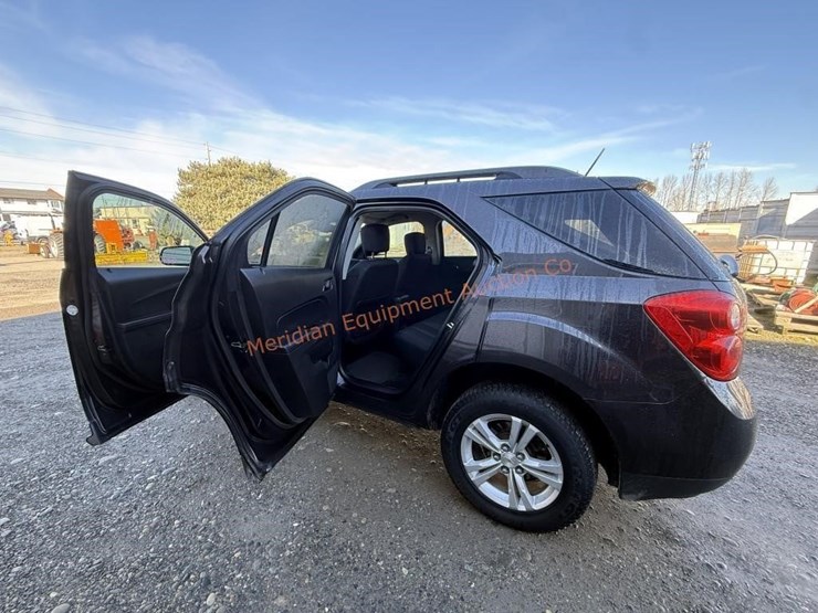 2015-chevrolet-equinox-lt-image-24