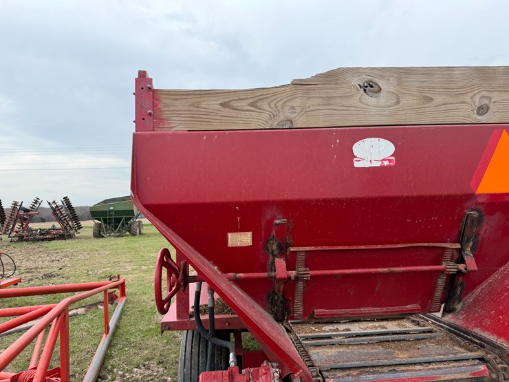 #41020-•-chandler-equipmen-17'-pull-type-spreader-image-17