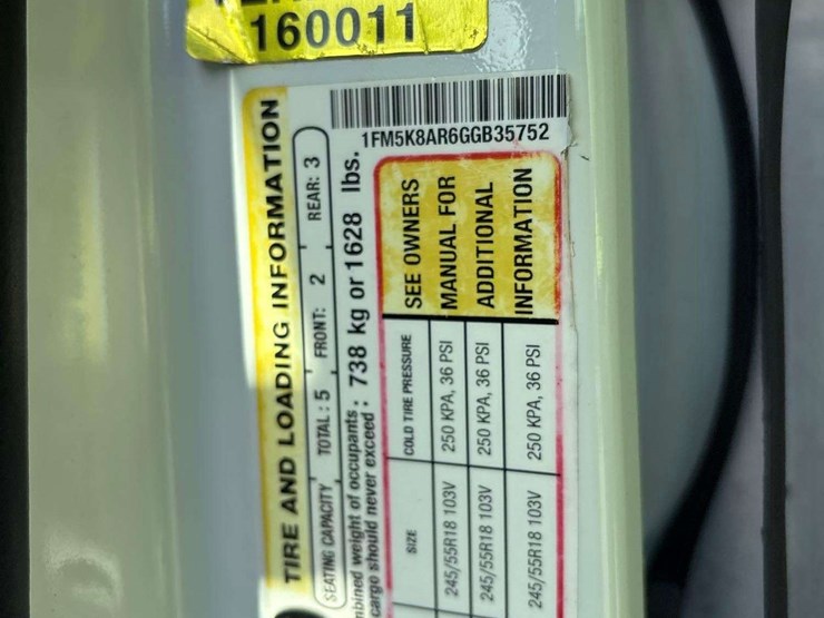 2016-ford-explorer-image-4