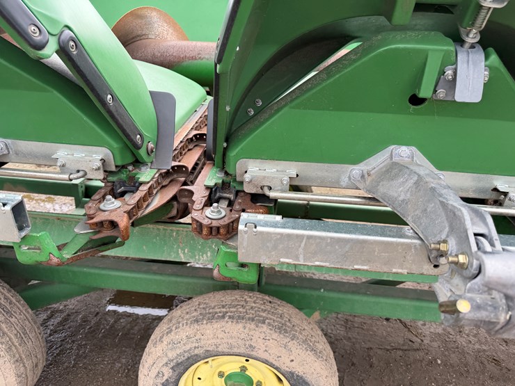 john-deere-c8r-image-42