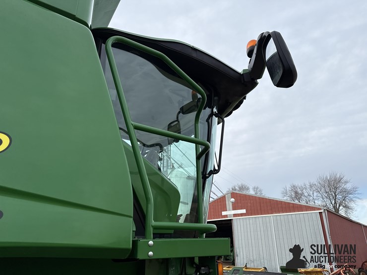 2013-john-deere-s690-image-12