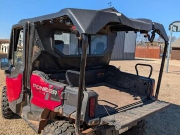 2024-pioneer-1000-image-2