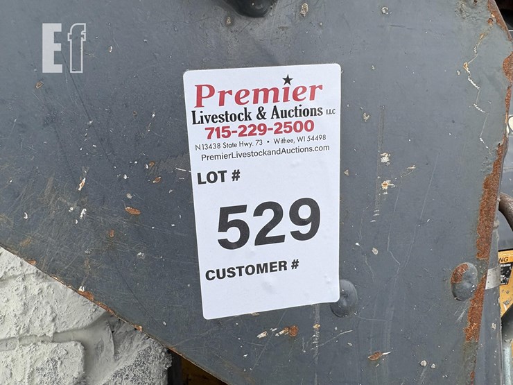 2015-deere-326e-image-18