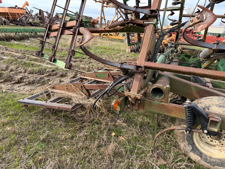 john-deere-38-image-56