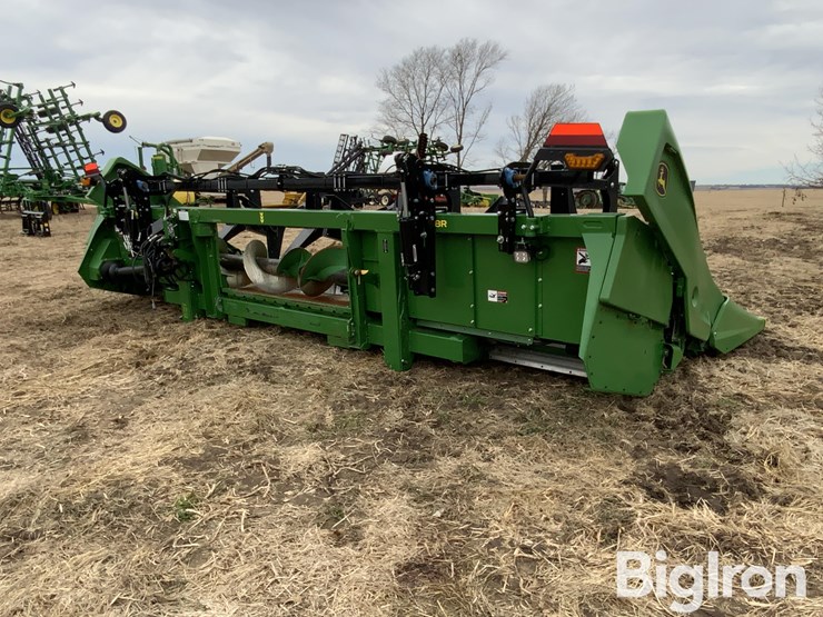 2024-john-deere-c8r-image-5