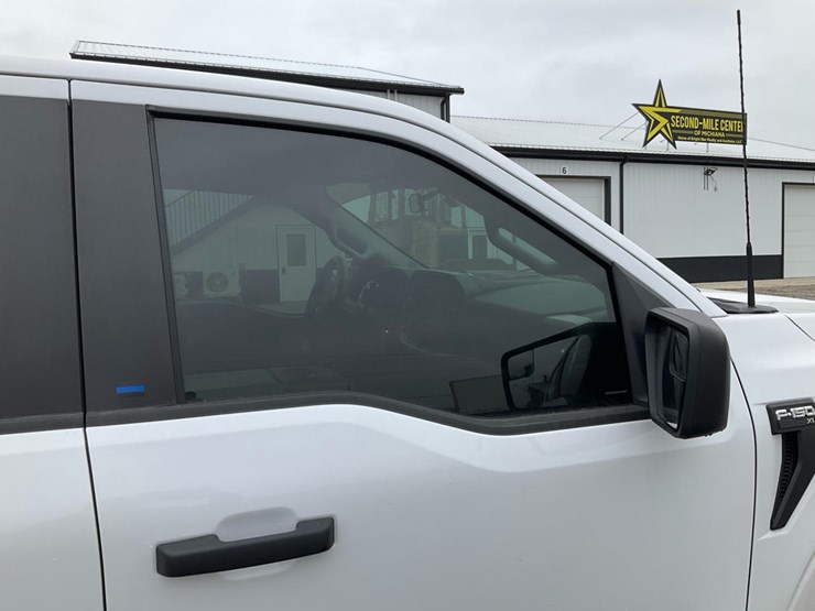 2021-ford-f150-xl-image-40