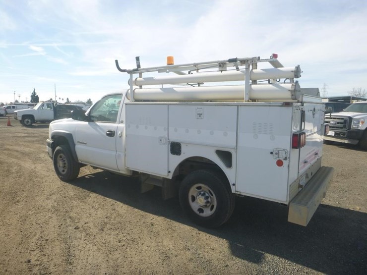 2004-chevrolet-2500-image-4