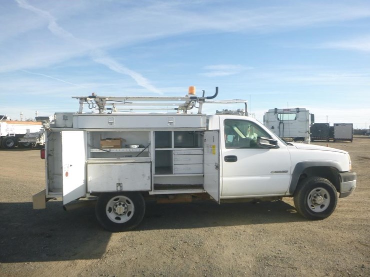 2004-chevrolet-2500-image-7