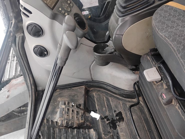 2018-case-cx145dsr-image-14