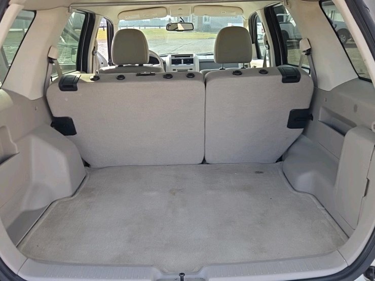 2011-ford-escape-xlt-image-13