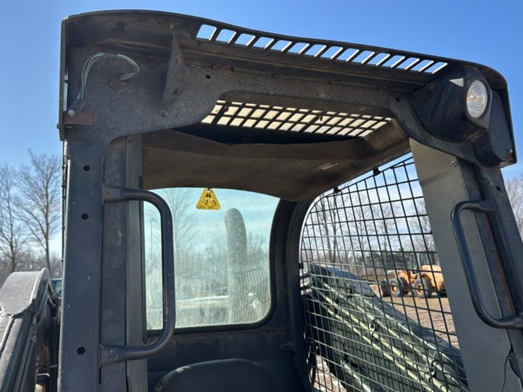 2011-new-holland-c238-image-46