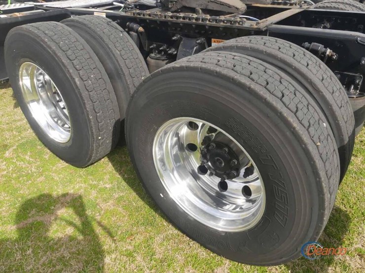 2021-freightliner-cascadia-116-image-4