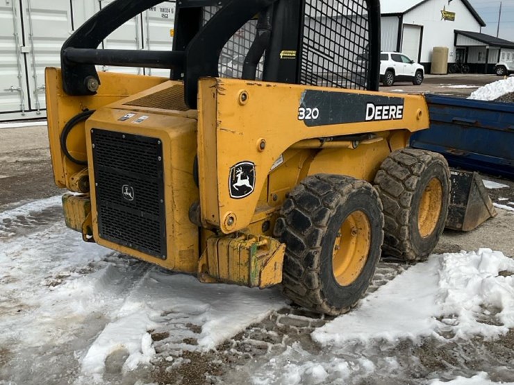 2004-john-deere-320-image-5