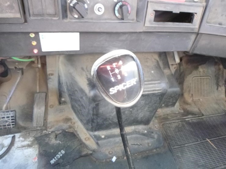 1993-international-4700-image-13