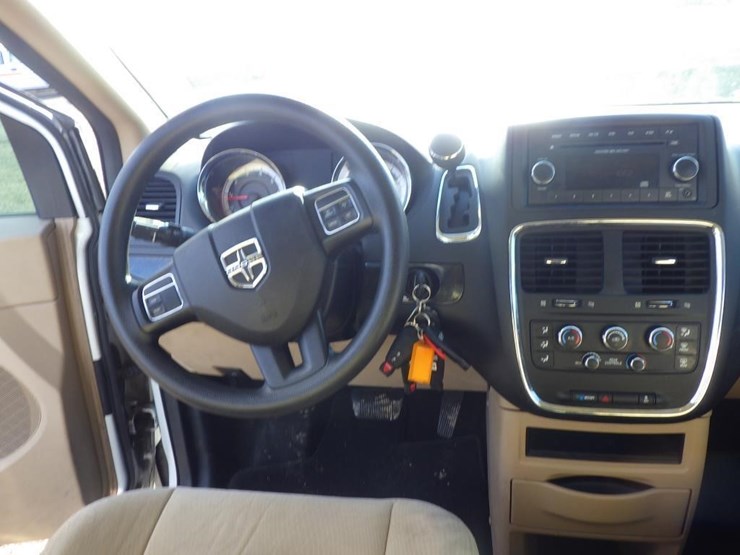 2015-dodge-grand-caravan-image-9