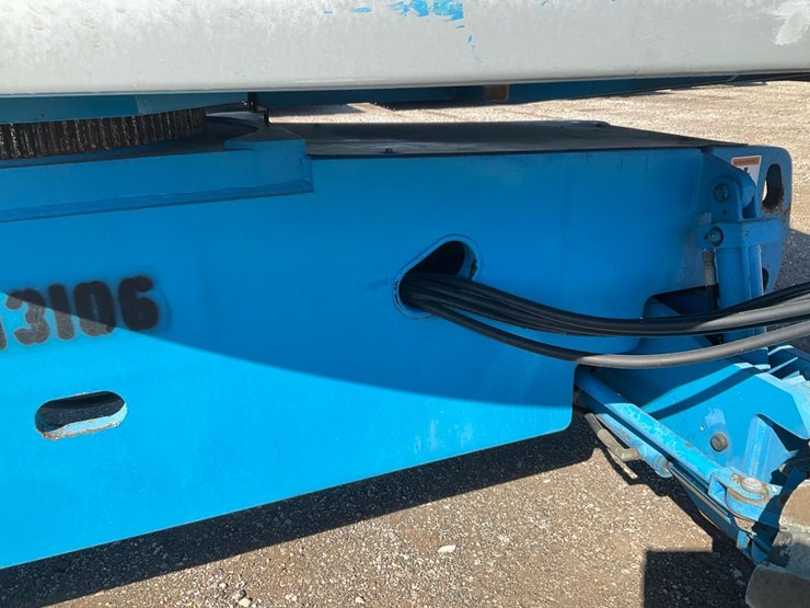 2005-genie-s45-image-30