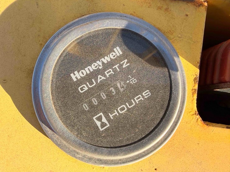 hyster-w40t-walk-behind-electric-pallet-jack-image-9