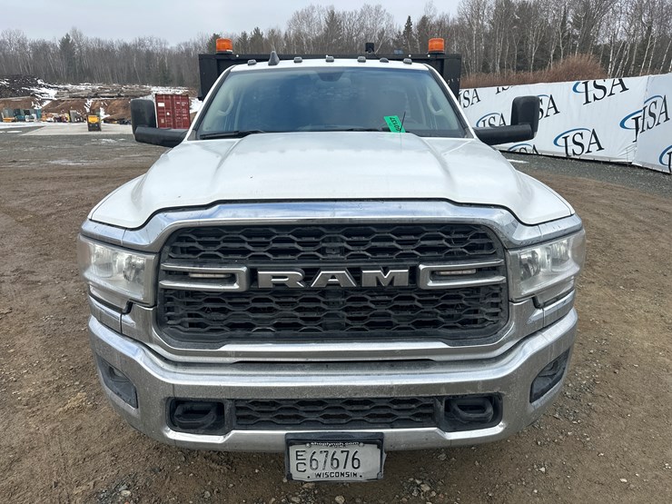 2020-dodge-3500-image-8