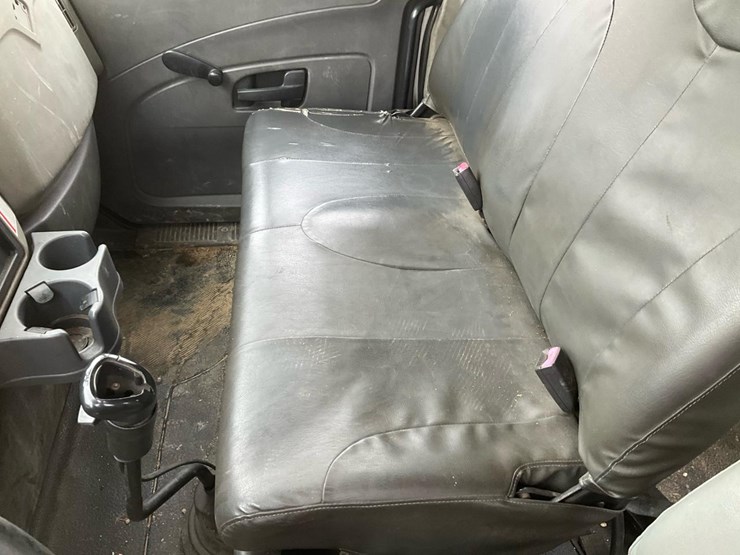 2014-international-7300-image-139