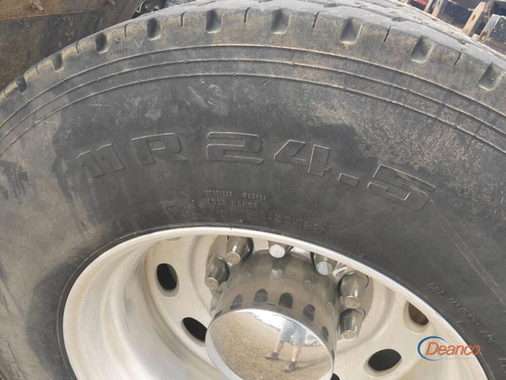 2012-peterbilt-389-image-6