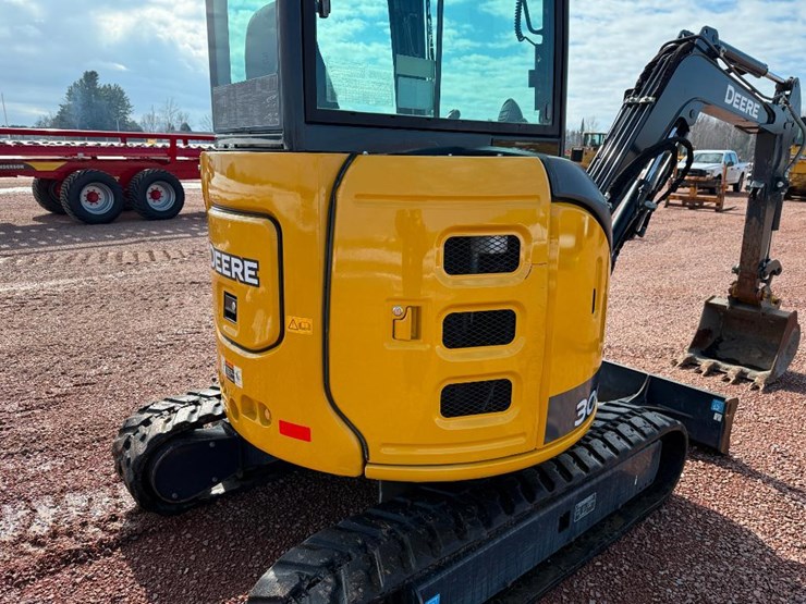2021-deere-30g-image-19