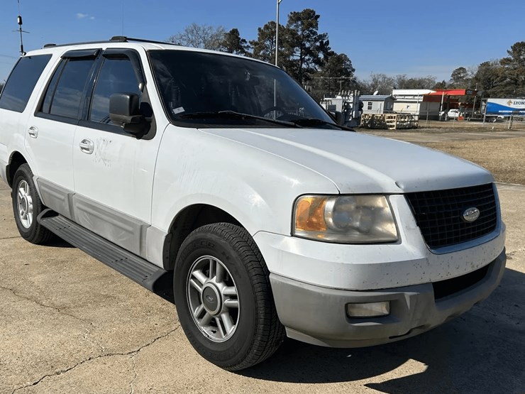 2003-ford-expedition-image-1