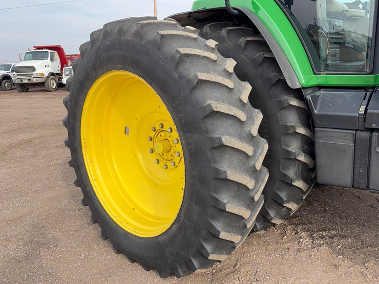 john-deere-8110-image-14