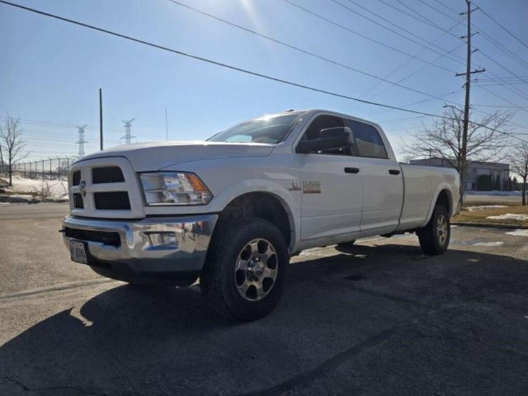 2018-dodge-2500-image-1
