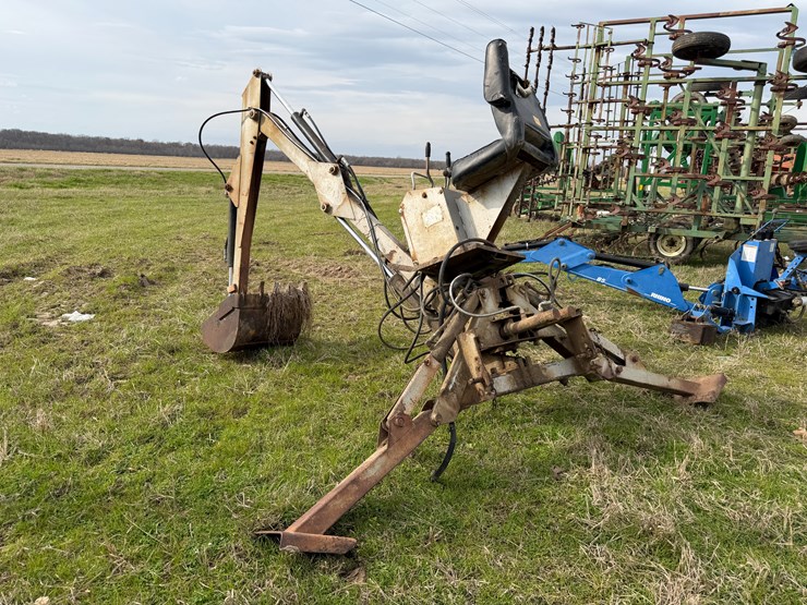 #41030-•-long-3pt-backhoe-attachment-352-image-2