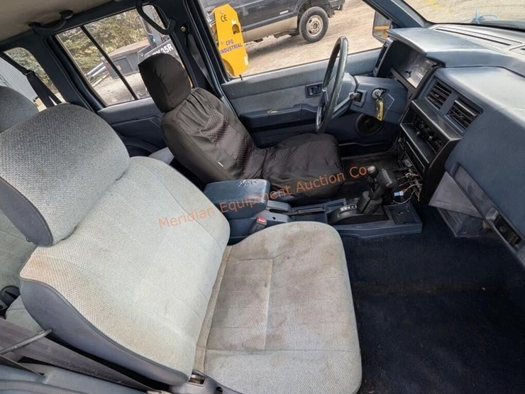 1990-nissan-pathfinder-image-12