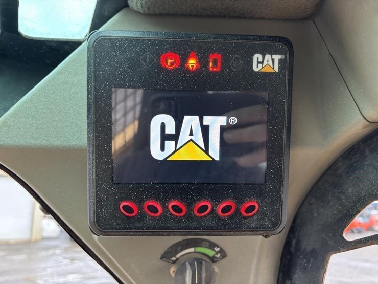 2021-caterpillar-259d3-image-27