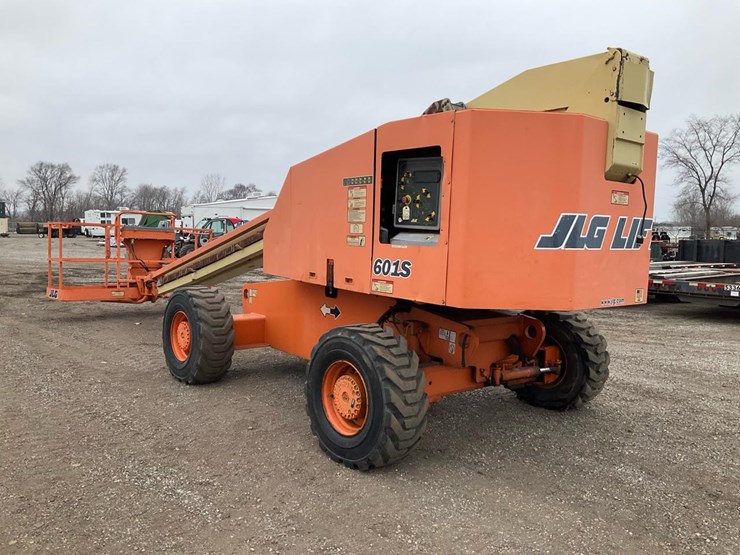 2002-jlg-601s-image-3