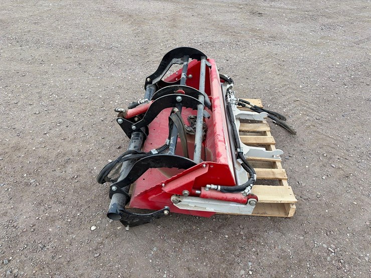 ventrac-bucket-with-grapple-image-3