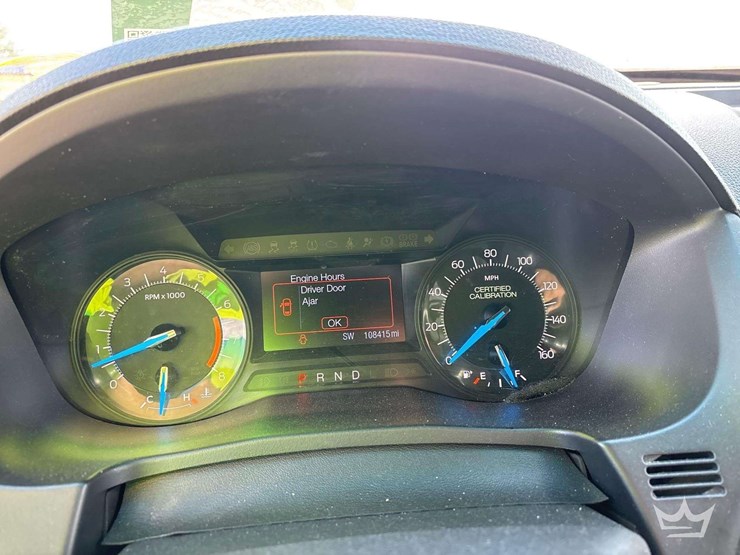 2016-ford-explorer-image-11